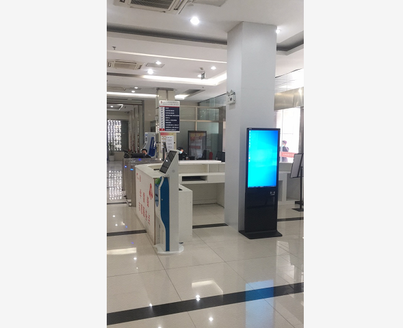 宣城涇縣政務中心43寸立式查詢機，帶刷二代身份證功能